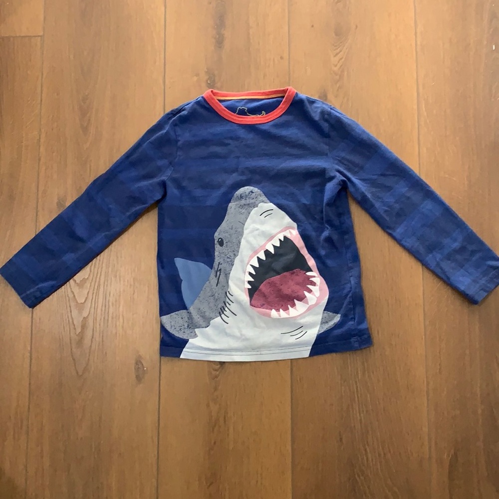 Mini Boden shark T-shirt.